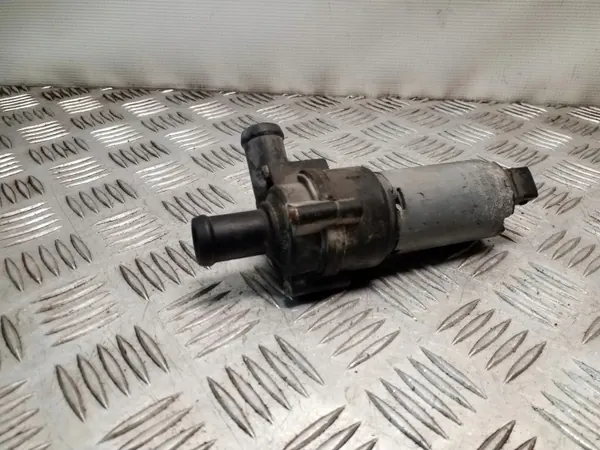 Pompe à eau Saab OEM 0392020034 pour 9-5 I 3.0 TiD image 2
