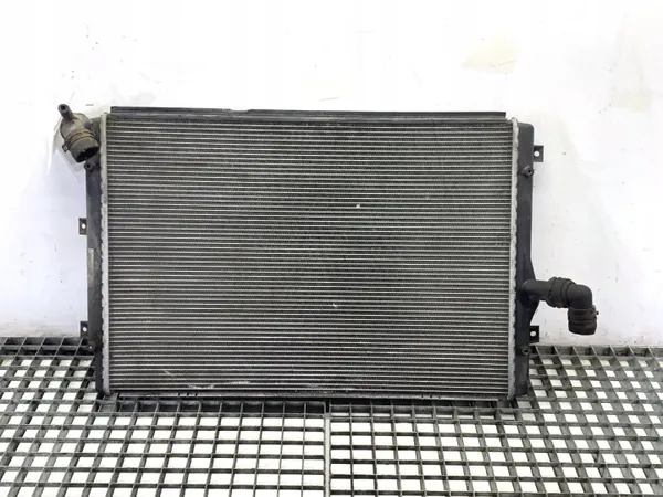 CHŁODNICA WODY VW CADDY III 1.6 102KM 1K0121251DM 04-15 RADIATOR image 2