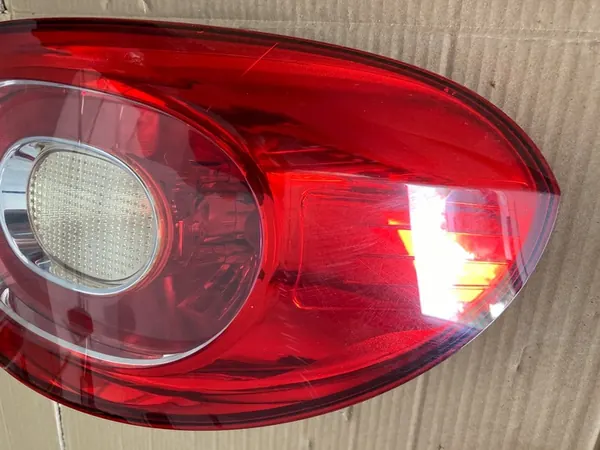 Lámpara trasera derecha VW Tiguan image 2