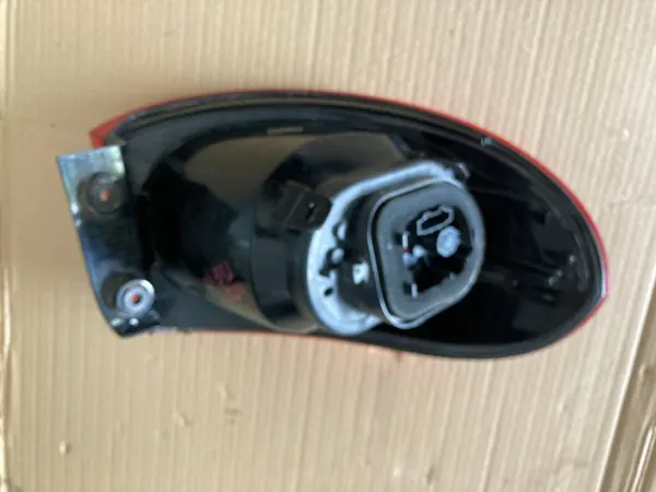 Lámpara trasera derecha VW Tiguan image 4