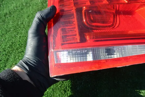 Luz trasera LED izquierda Volkswagen Touareg II image 3