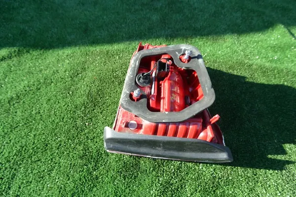 Luz trasera LED izquierda Volkswagen Touareg II image 5