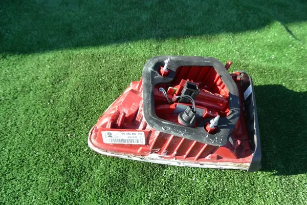 Luz trasera LED izquierda Volkswagen Touareg II image 6