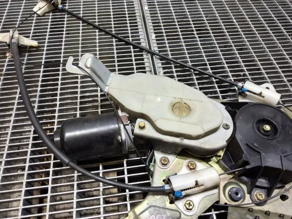 Nissan Elgrand schuifdeurmotor OEM 979315WL002 image 5