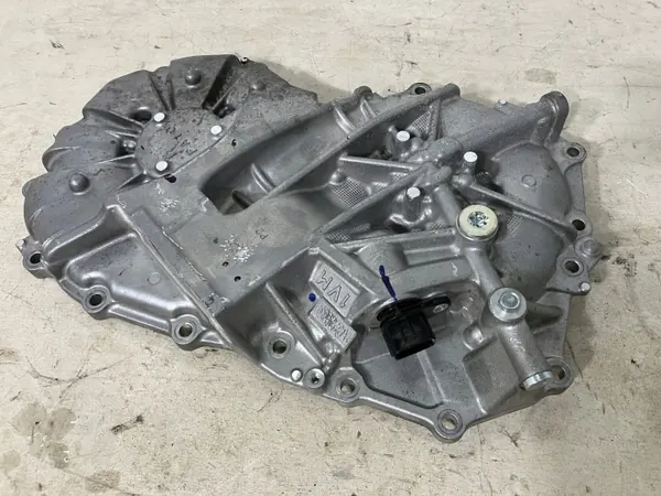 Vaihteiston kansi OEM 1VM Toyota Corolla E21 Hybridille image 5