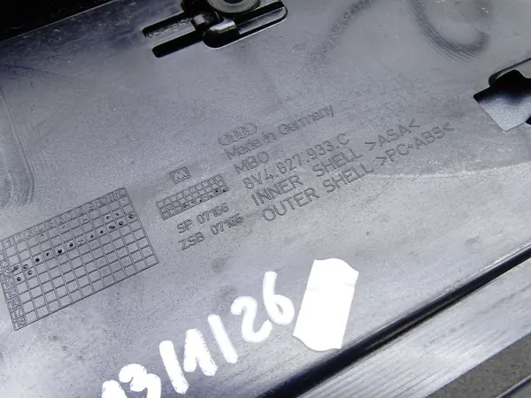 Audi OE 8V4827933C Spoiler de Coffre Occasion image 9
