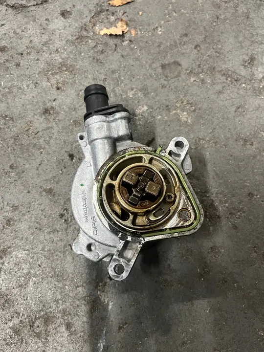 Polttoaineen tyhjöpumppu Renault Mercedes 1.3 TCE 146508066R image 2