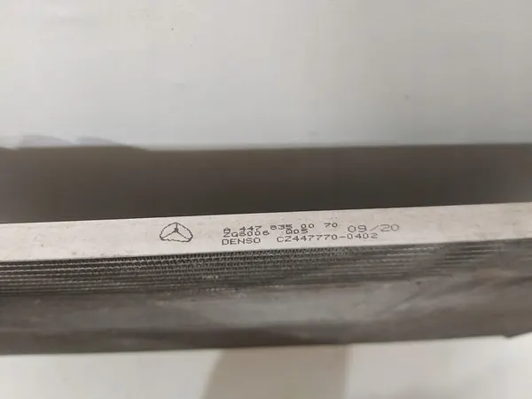Radiateur de Climatisation Mercedes W447 A4476350070 image 2