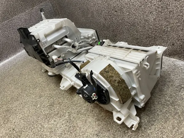 Verwarmingsblazermotor OEM 74156-64J10 Grand Vitara II image 4