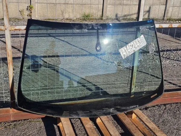 Begagnad Audi OE framruta OEM DZM2486 image 2