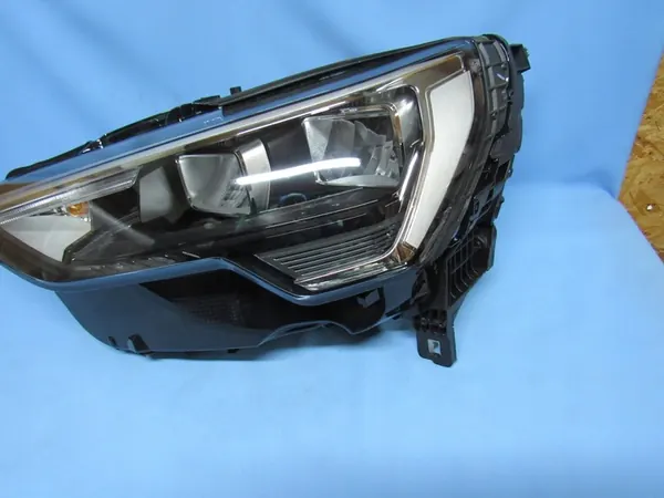 Faros izquierdo Audi Q3 83A LED completo Europa image 3