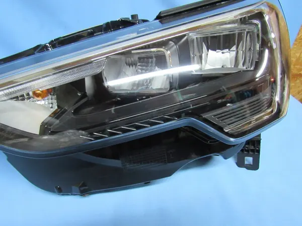Faros izquierdo Audi Q3 83A LED completo Europa image 4