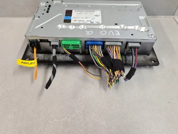 OEM BJ32-19C164-AG Audio Amplifier Module Range Rover image 3
