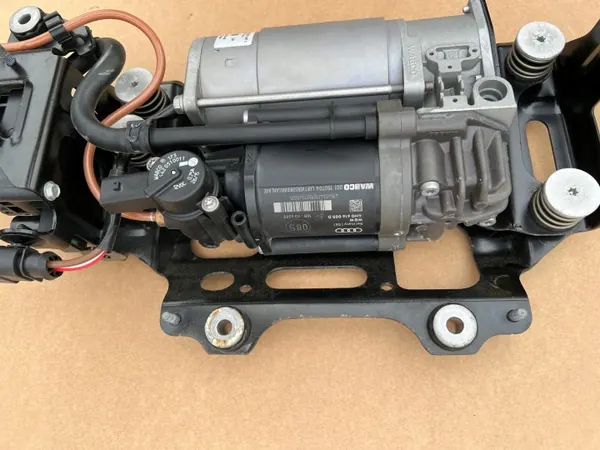 Compresseur suspension Audi OE 4H0616005D C Occasion image 3