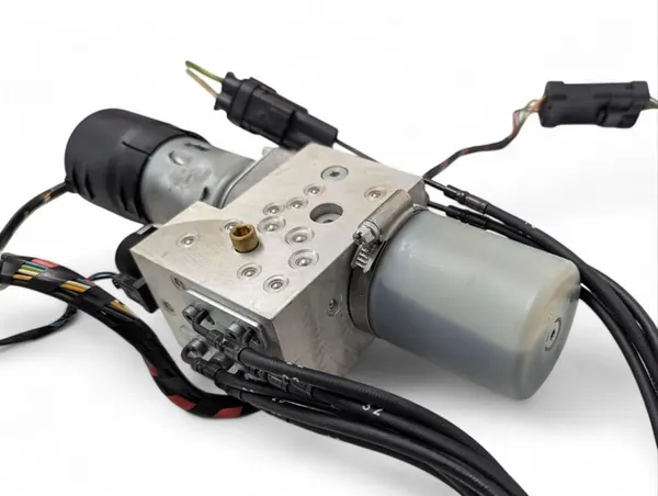 Pompe hydraulique toit Peugeot 207 CC 2009 image 2