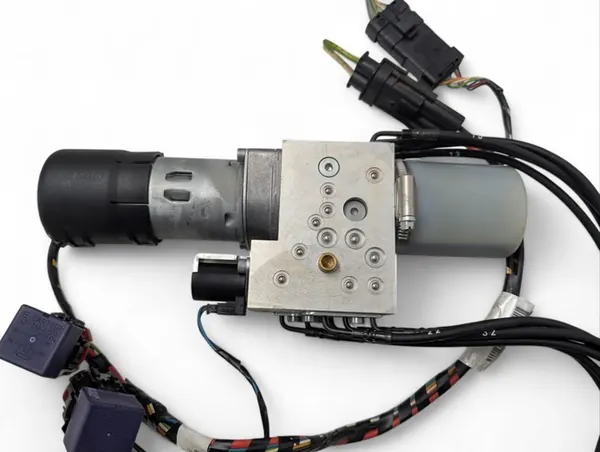 Pompe hydraulique toit Peugeot 207 CC 2009 image 5