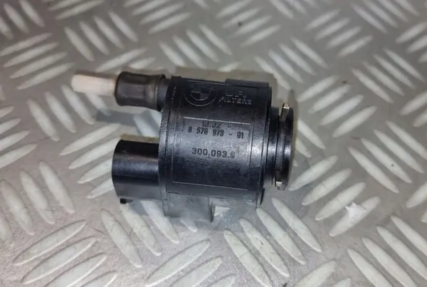 BMW E60 E87 E90 X3 F25 Chauffage Filtre à Carburant 3 Pin 8576973 image 1