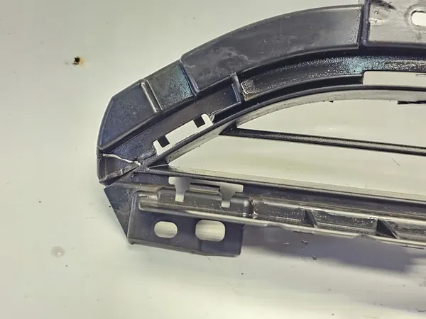 Rejilla de parachoques delantera Audi Q3 2015-2018 OEM 8U0807683C image 6