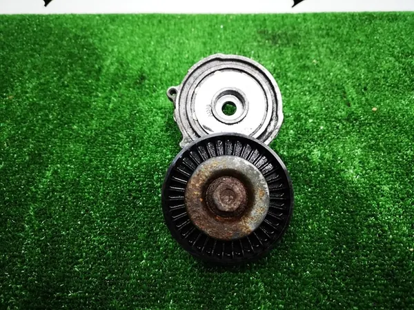 Audi A6 C7 2.8 FSI spännare rem 06e903133r image 5