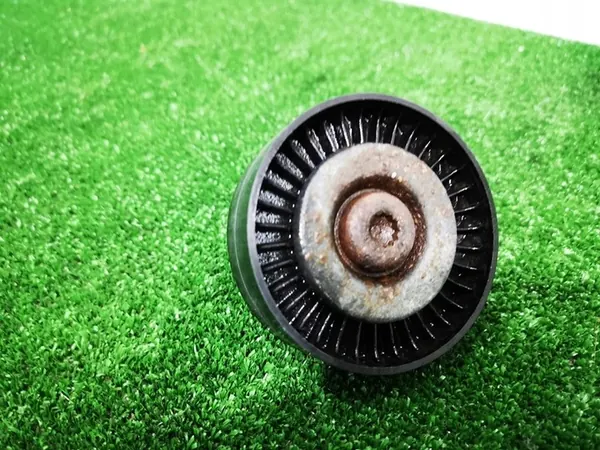 Audi A6 C7 2.8 FSI spännare rem 06e903133r image 9