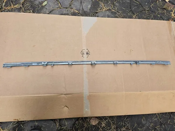 Moldura de Para-choque Frontal Cromada VW Golf 7 VII Lift 16-20 OEM image 3