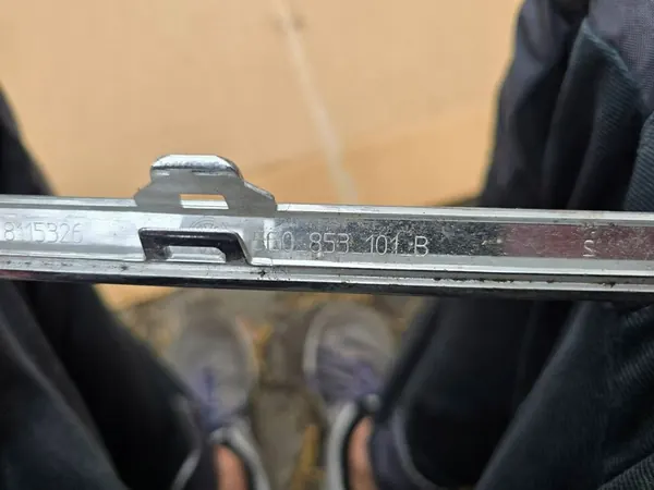 Moldura de Para-choque Frontal Cromada VW Golf 7 VII Lift 16-20 OEM image 4