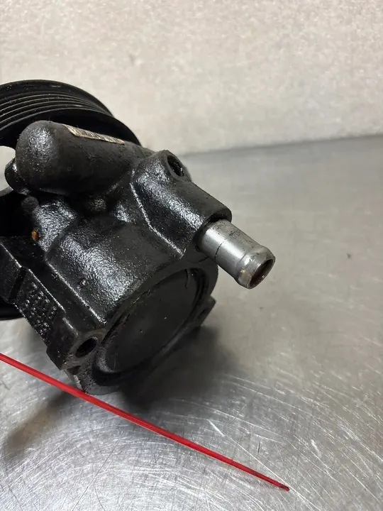 Bomba de Direção Assistida Dacia Sandero I 8200888500 image 2