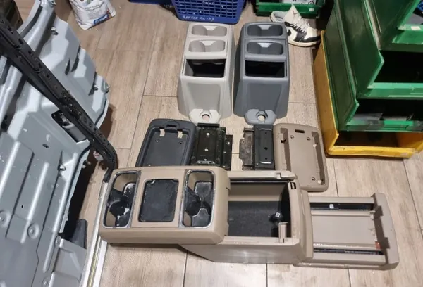 Boîte de console tunnel OEM 22828 pour Voyager image 2