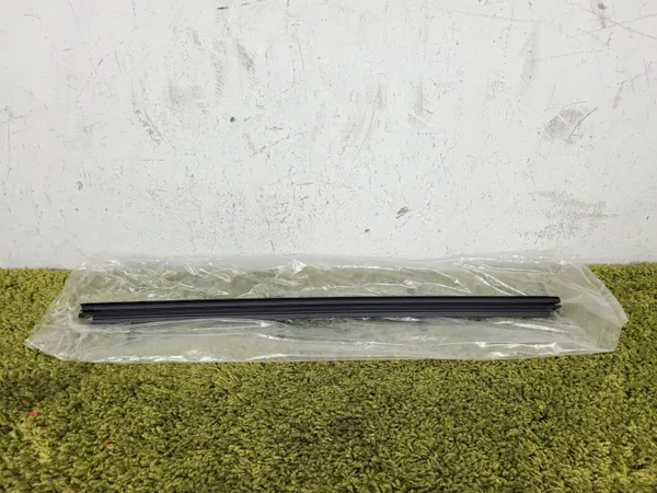 OEM A1677251800 Fram-Höger Dörrglaslist Mercedes GLE image 2