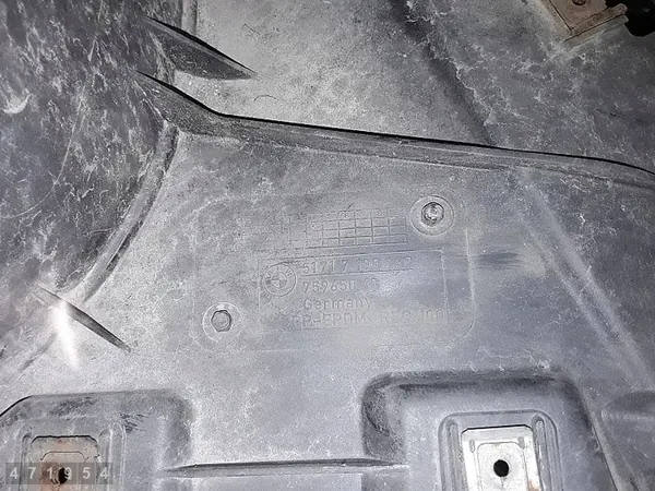 2012 BMW 1 Series E82 Arc Insert 51717180149 image 3