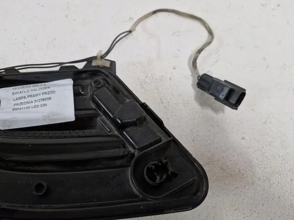 VOLVO S60 II Farol de Neblina Halógeno Direito OEM 31278558 image 3