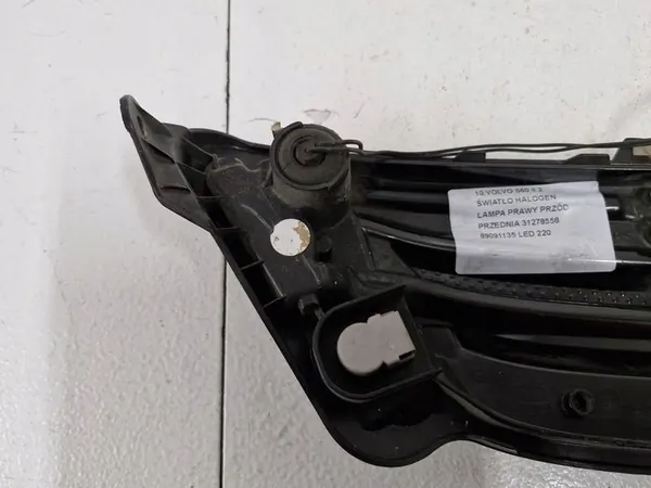VOLVO S60 II Farol de Neblina Halógeno Direito OEM 31278558 image 4