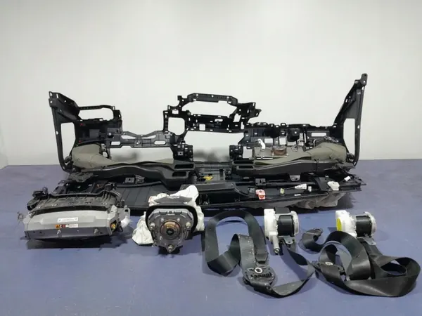 Suzuki Swace Dashboardconsole OEM Lochow-324570- image 7