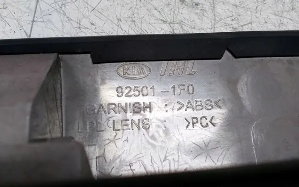 KIA Sportage 2006 Feu plaque arrière OEM 925011F0 image 3