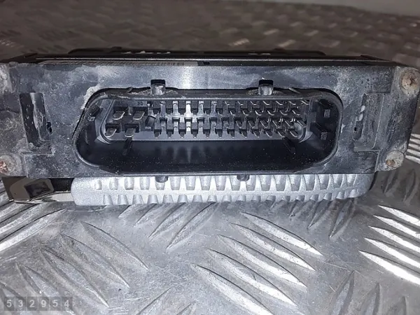 2005 VW Golf V ECU 1600PETROL 09G927750DK image 3