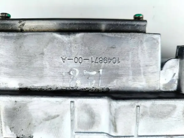 Tesla Model S 2015 Spanningsomvormer OEM 104987100A image 8