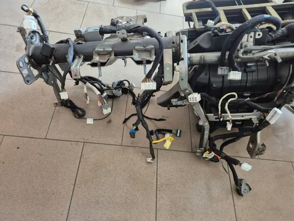 Hyundai i30 III dashboardconsolebeugel OEM ODO7376 image 4