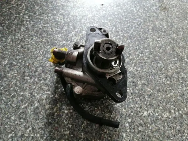Bomba de vácuo OEM 55193232 para Suzuki Swift 1.3 DDIS image 2