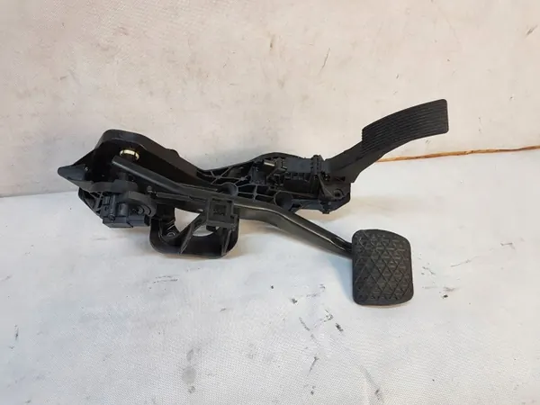 Begagnad Mercedes-Benz OEM A1772900600 gaspedal image 2