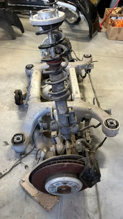 OEM 402 Kardaaniakseli BMW 3.0D:lle - Käytetty image 5
