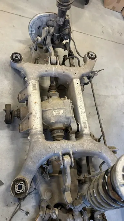 OEM 402 Kardaaniakseli BMW 3.0D:lle - Käytetty image 6