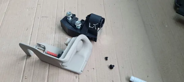 OEM 8E0885879 Takapenkin Lukko Vasen Musta Audi A6 C6 image 2