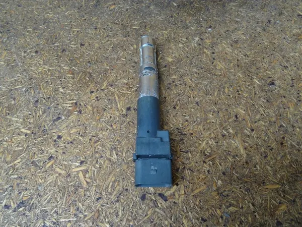 Bobina de ignição VW GOLF IV 2.3 V5 022905715C image 2