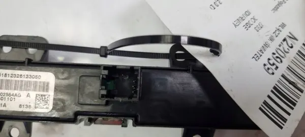 Interrupteur d'urgence OEM P04602564AG pour Dodge Journey image 4
