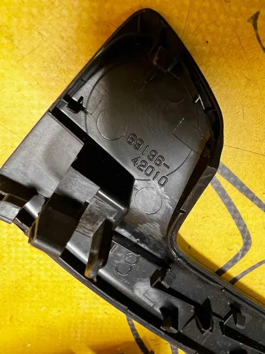 OEM 67750-42060 Tavaratilan peite Toyota RAV4 V:lle image 6