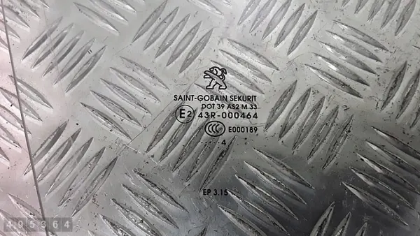 Peugeot 208 Türglas OEM dot39as2m33 - Gebraucht image 3