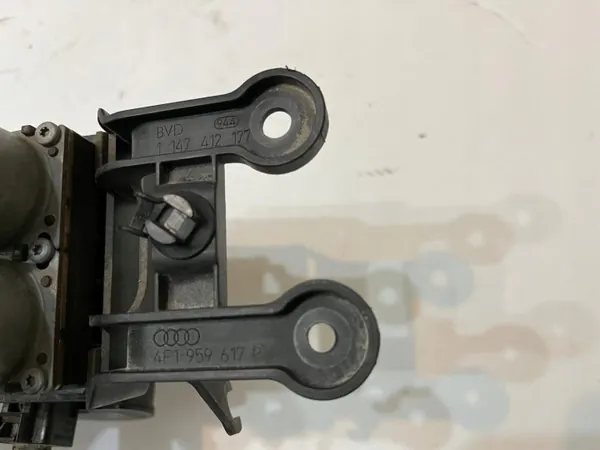 Válvula de água aquecimento Audi A6 C6 OEM 4F1959617B image 5