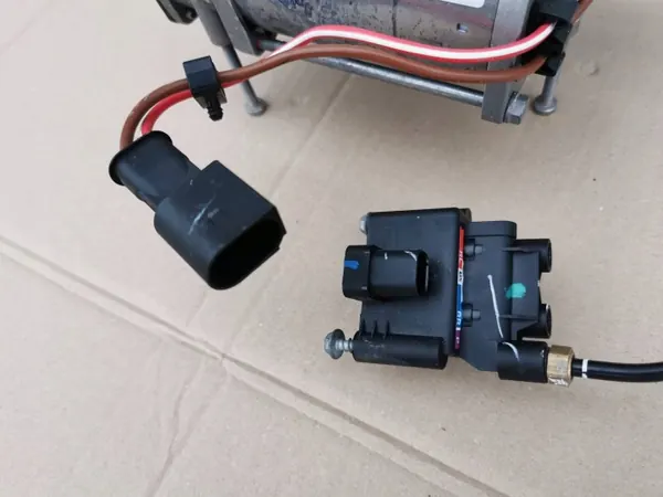 OEM 6894450 Luftfederungskompressor für BMW 4 G26 image 3