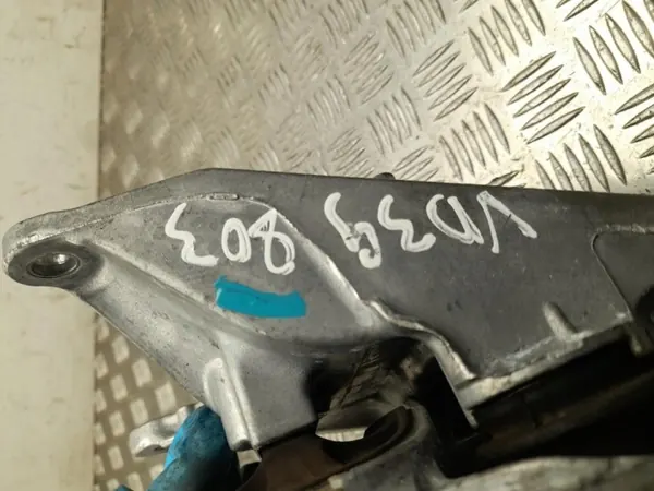 Moottorin kiinnike OEM 8B3 399 153 BB Audi Q5:lle image 4