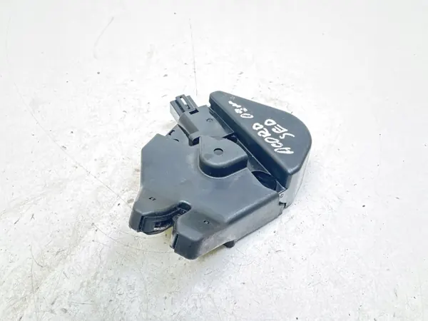 2009 Honda Accord Serrure de coffre image 1